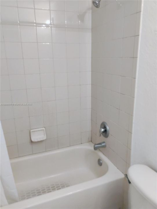 Recently Rented: $2,250 (4 beds, 2 baths, 1611 Square Feet)