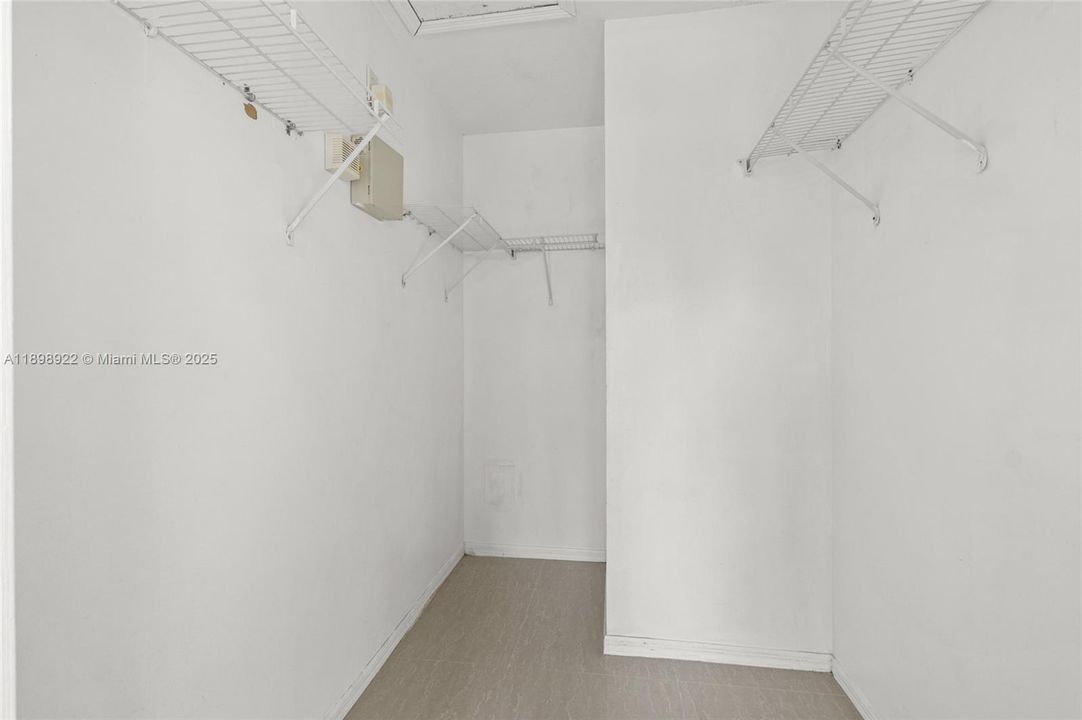 En Venta: $235,000 (2 camas, 2 baños, 910 Pies cuadrados)