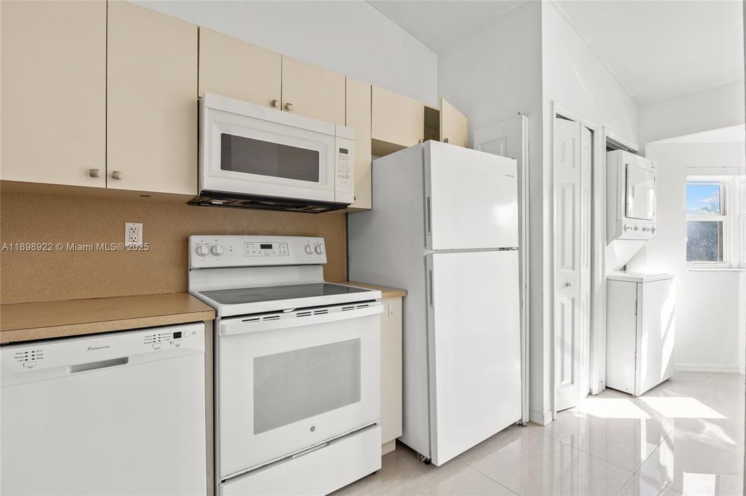 En Venta: $235,000 (2 camas, 2 baños, 910 Pies cuadrados)