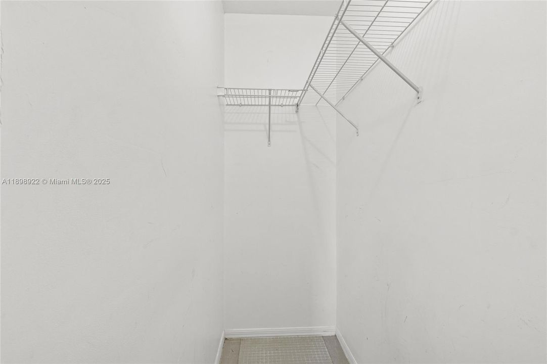 En Venta: $235,000 (2 camas, 2 baños, 910 Pies cuadrados)