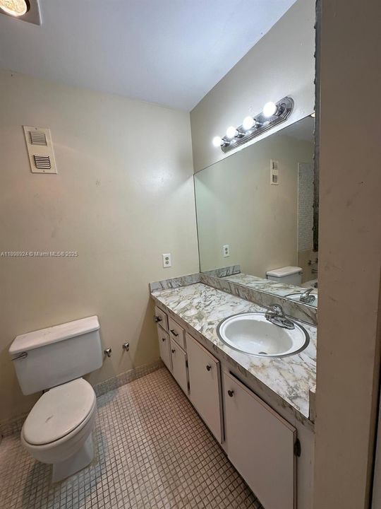 For Sale: $130,000 (2 beds, 2 baths, 1150 Square Feet)