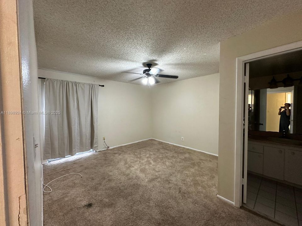 For Sale: $130,000 (2 beds, 2 baths, 1150 Square Feet)