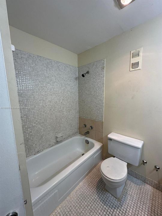 For Sale: $130,000 (2 beds, 2 baths, 1150 Square Feet)