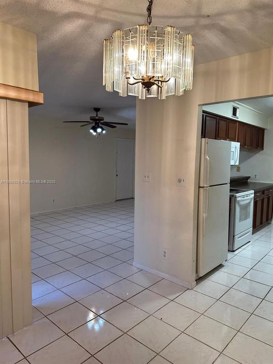 For Sale: $130,000 (2 beds, 2 baths, 1150 Square Feet)