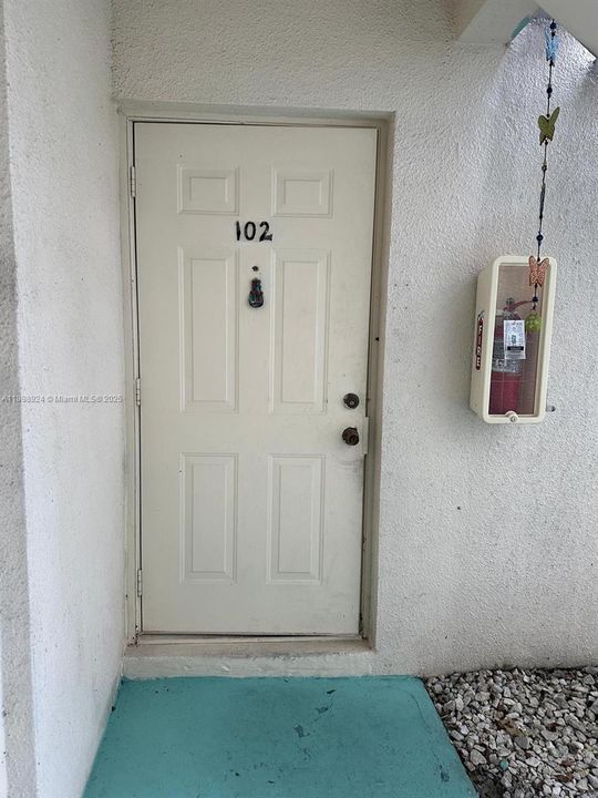 For Sale: $130,000 (2 beds, 2 baths, 1150 Square Feet)