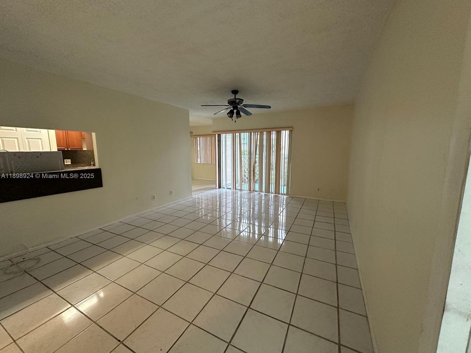 For Sale: $130,000 (2 beds, 2 baths, 1150 Square Feet)