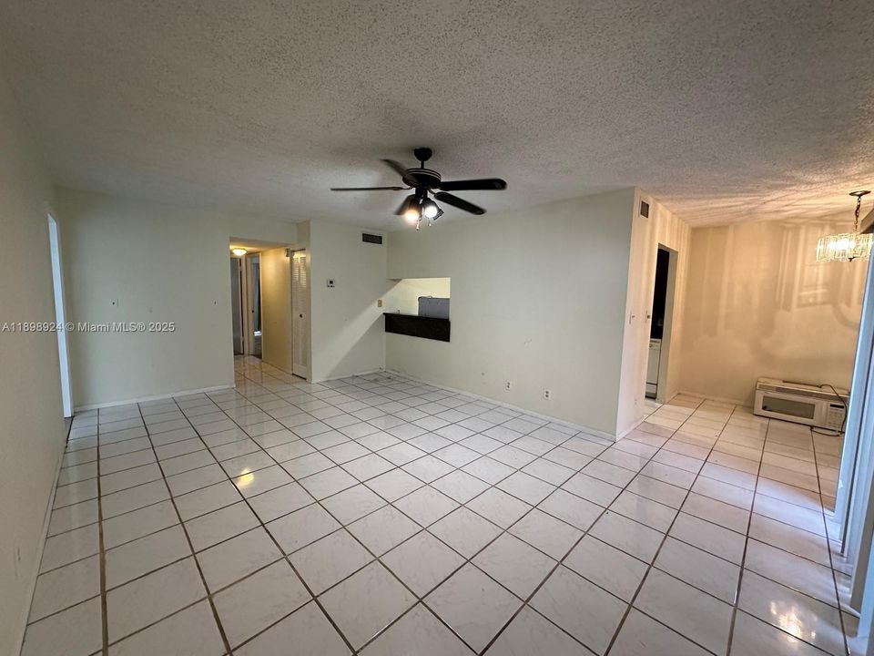 For Sale: $130,000 (2 beds, 2 baths, 1150 Square Feet)