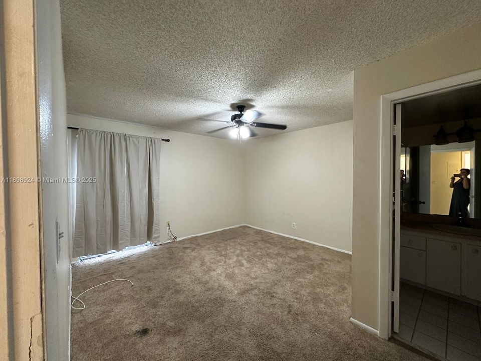 For Sale: $130,000 (2 beds, 2 baths, 1150 Square Feet)
