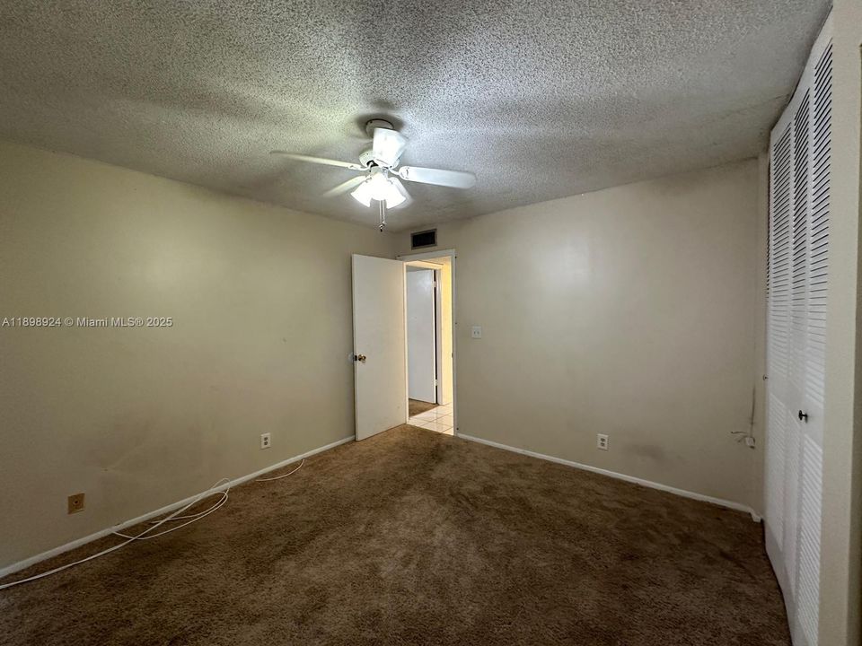 For Sale: $130,000 (2 beds, 2 baths, 1150 Square Feet)