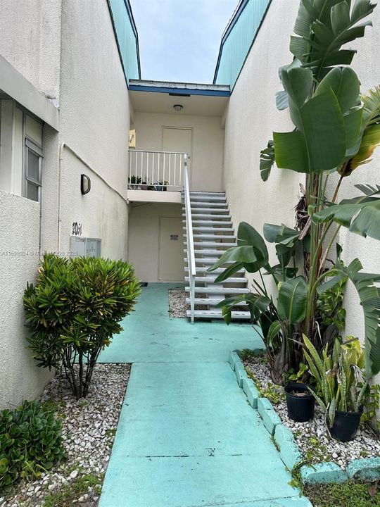 For Sale: $130,000 (2 beds, 2 baths, 1150 Square Feet)