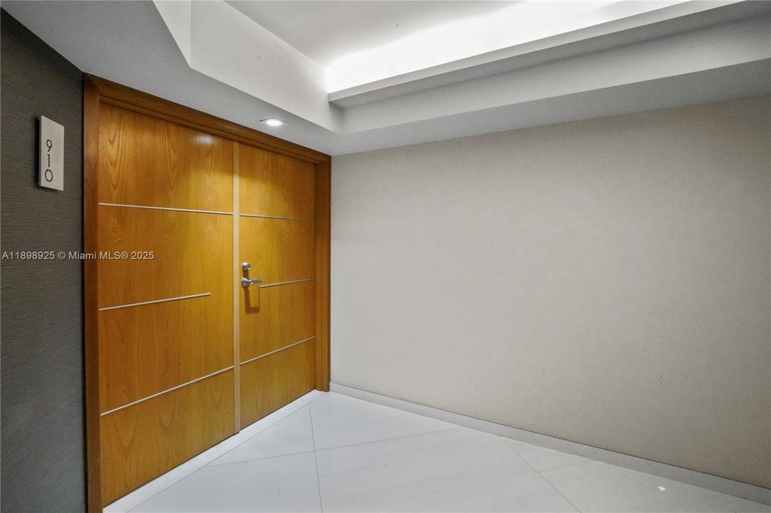 待售: $2,850,000 (3 贝兹, 2 浴室, 1559 平方英尺)