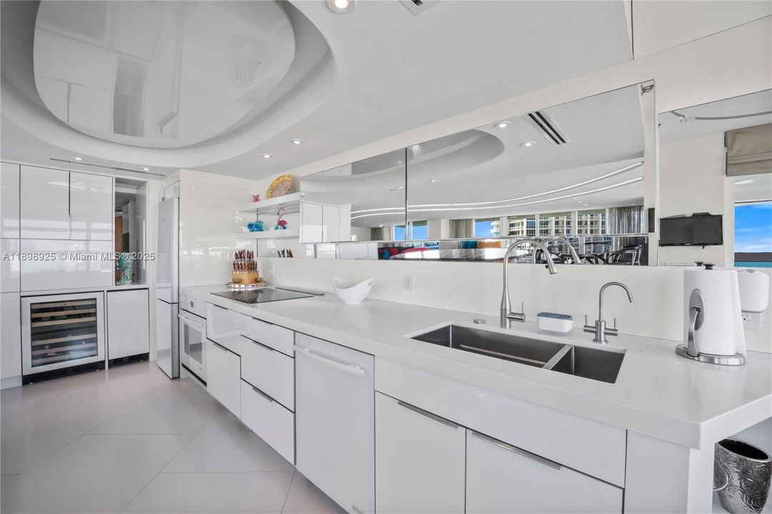 待售: $2,850,000 (3 贝兹, 2 浴室, 1559 平方英尺)