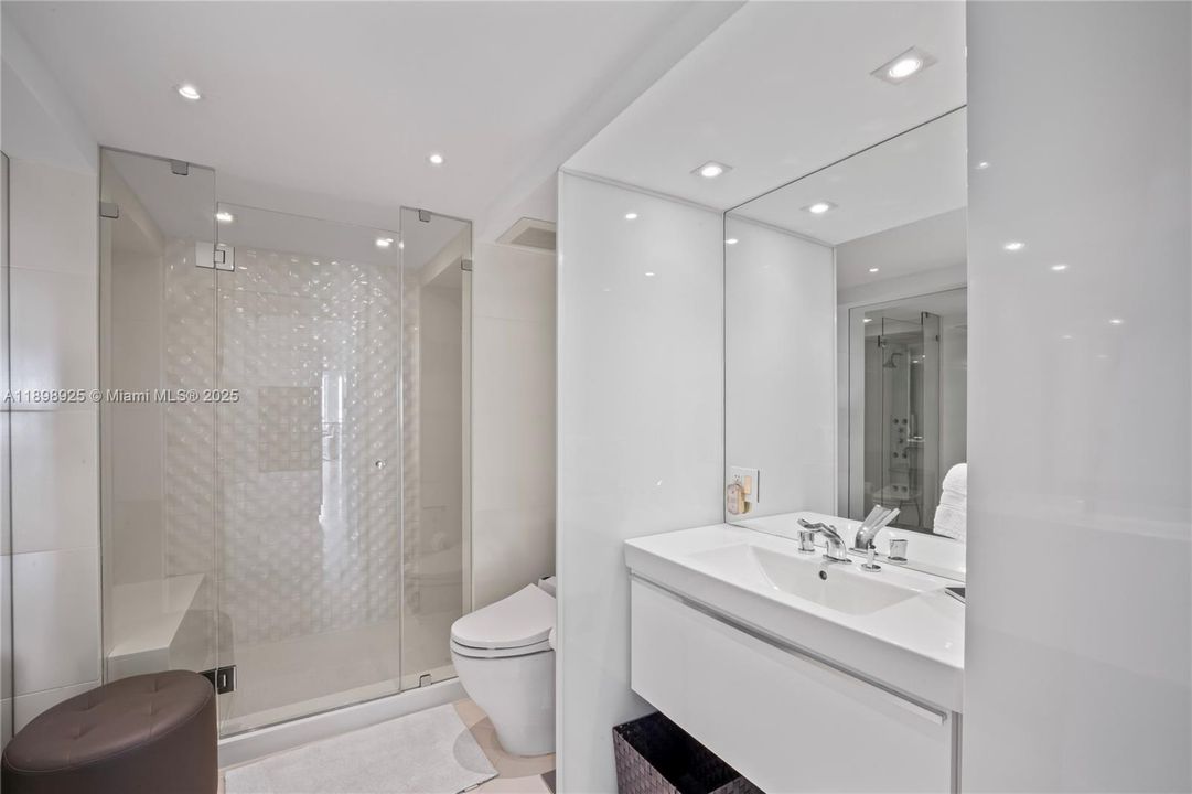 待售: $2,850,000 (3 贝兹, 2 浴室, 1559 平方英尺)