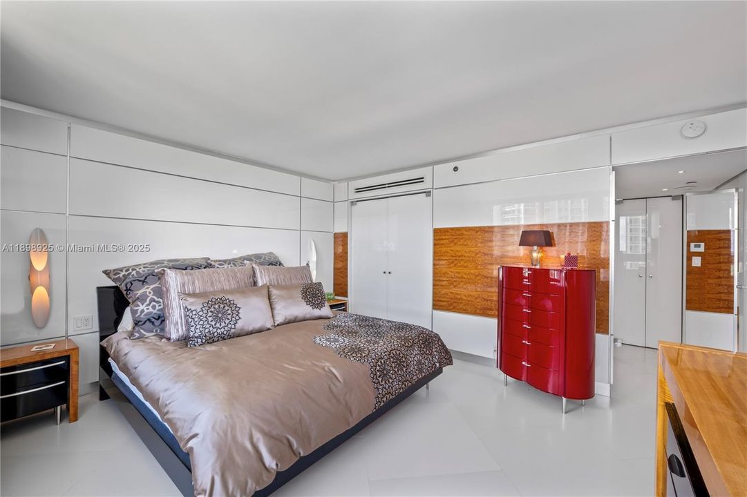 待售: $2,850,000 (3 贝兹, 2 浴室, 1559 平方英尺)