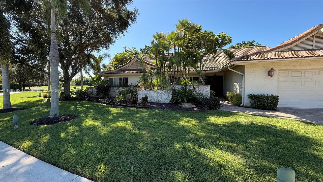 For Rent: $8,250 (3 beds, 3 baths, 2447 Square Feet)