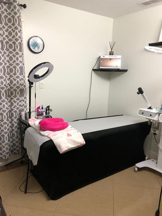 For Rent: $2,000 (1 beds, 1 baths, 685 Square Feet)