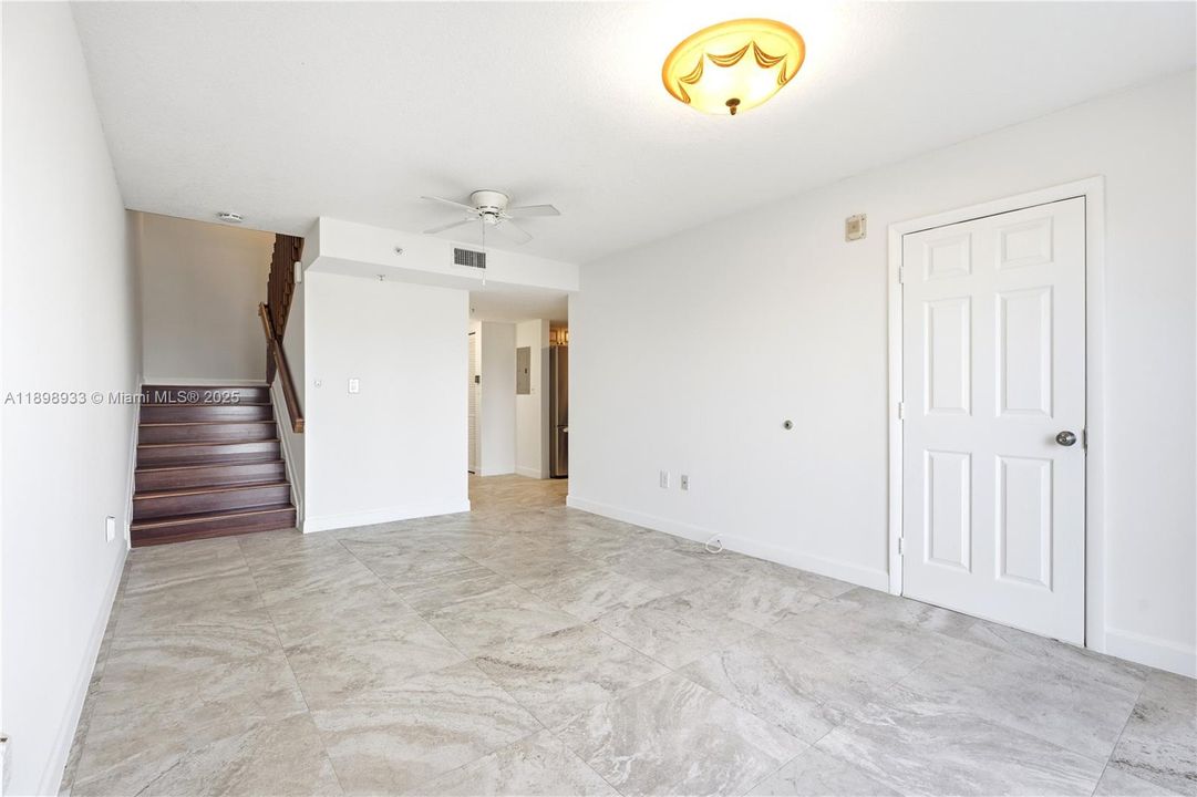 For Sale: $535,000 (2 beds, 2 baths, 1358 Square Feet)