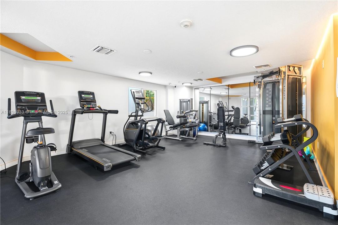 For Sale: $535,000 (2 beds, 2 baths, 1358 Square Feet)