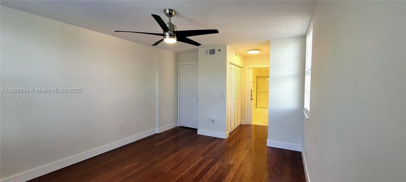 Recently Rented: $2,499 (2 beds, 2 baths, 1180 Square Feet)