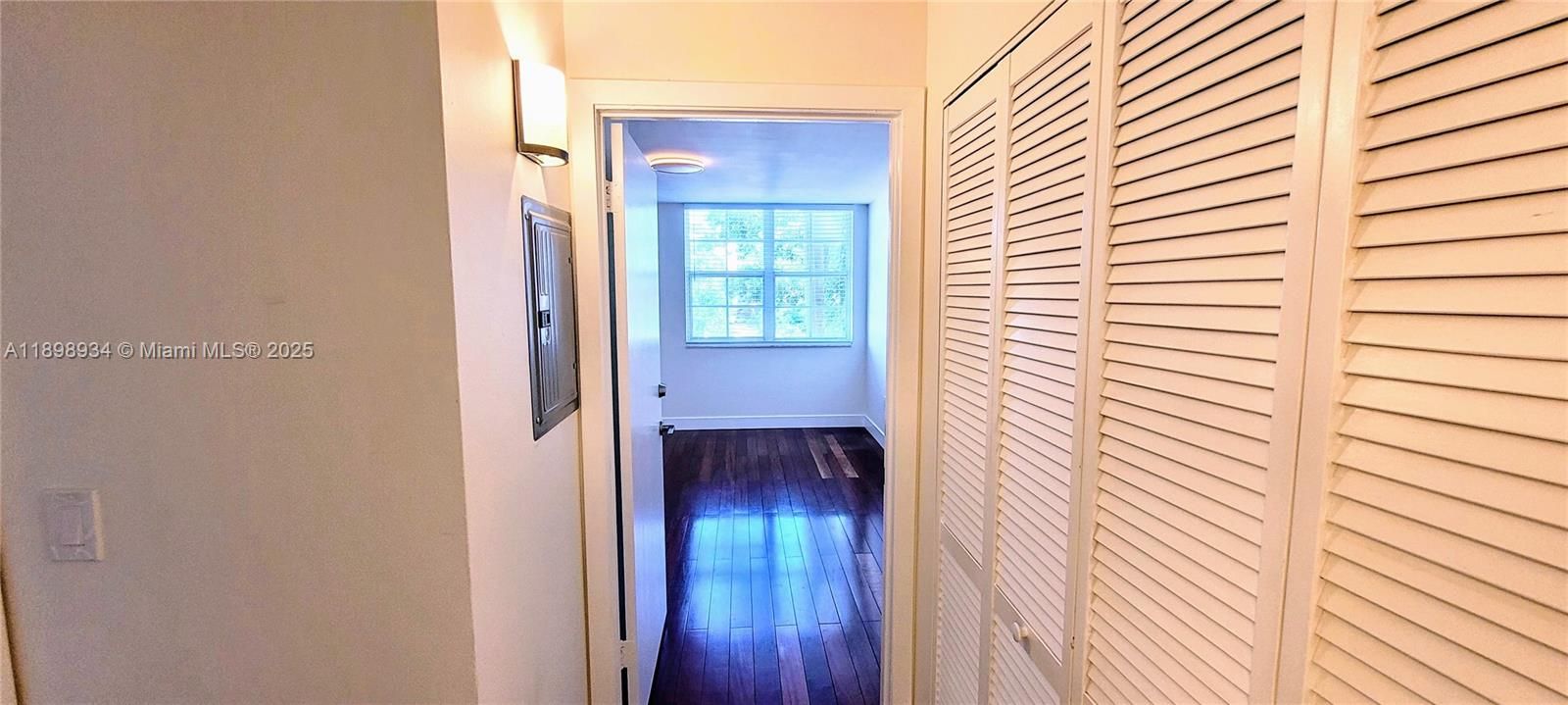 Recently Rented: $2,499 (2 beds, 2 baths, 1180 Square Feet)