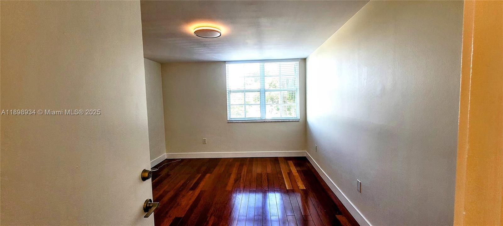 Recently Rented: $2,499 (2 beds, 2 baths, 1180 Square Feet)