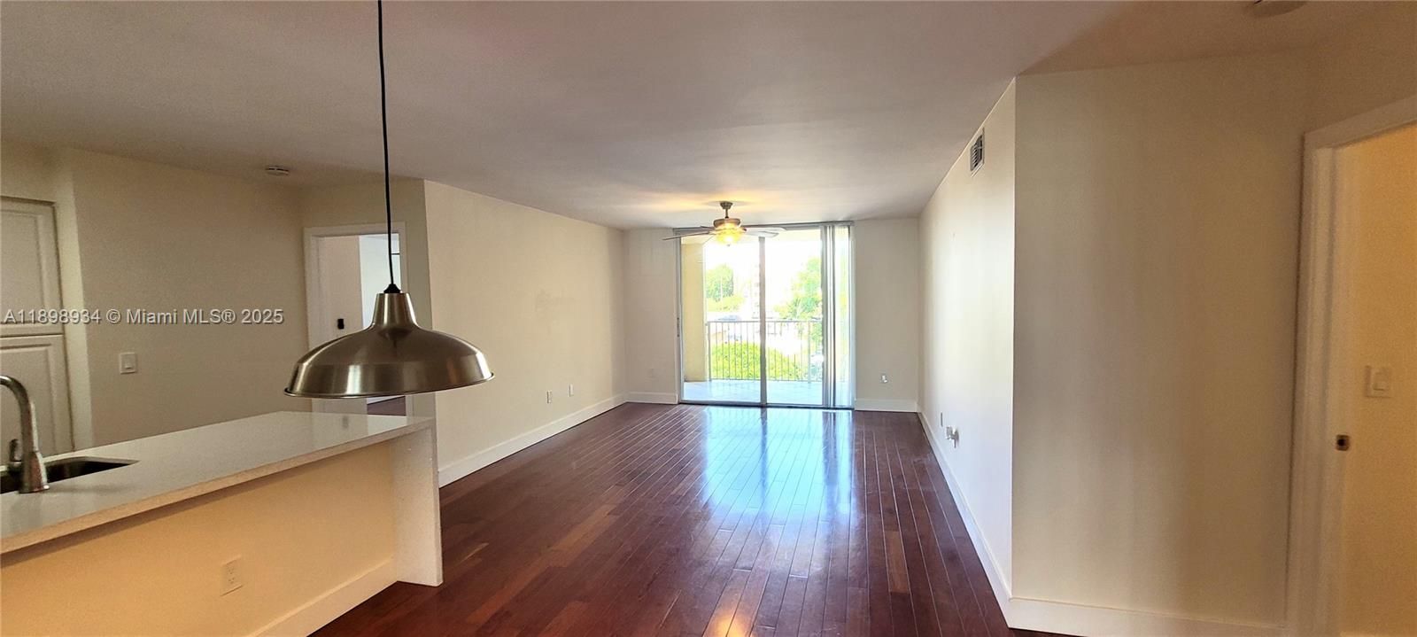 Recently Rented: $2,499 (2 beds, 2 baths, 1180 Square Feet)