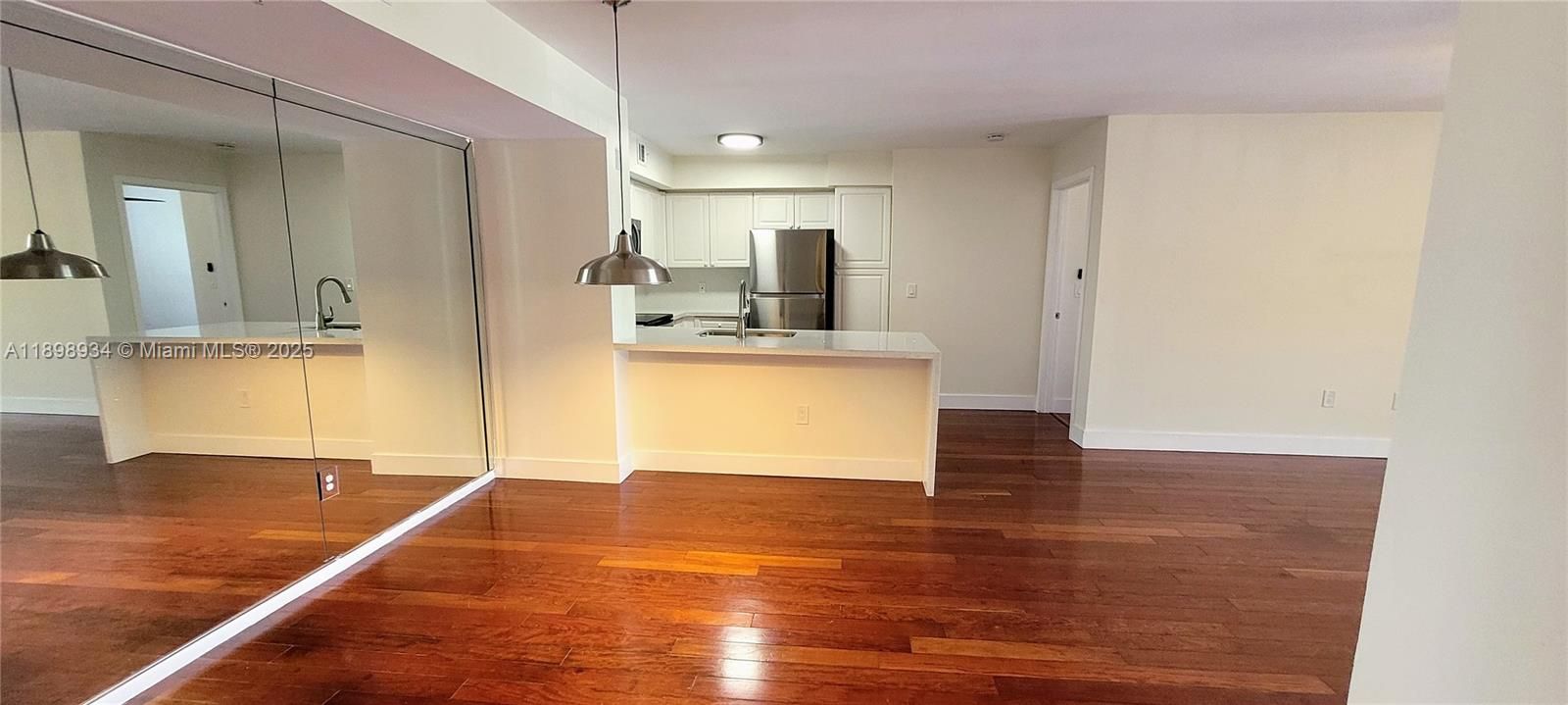 Recently Rented: $2,499 (2 beds, 2 baths, 1180 Square Feet)