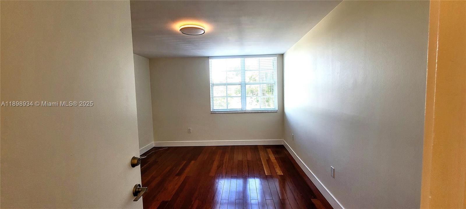 Recently Rented: $2,499 (2 beds, 2 baths, 1180 Square Feet)