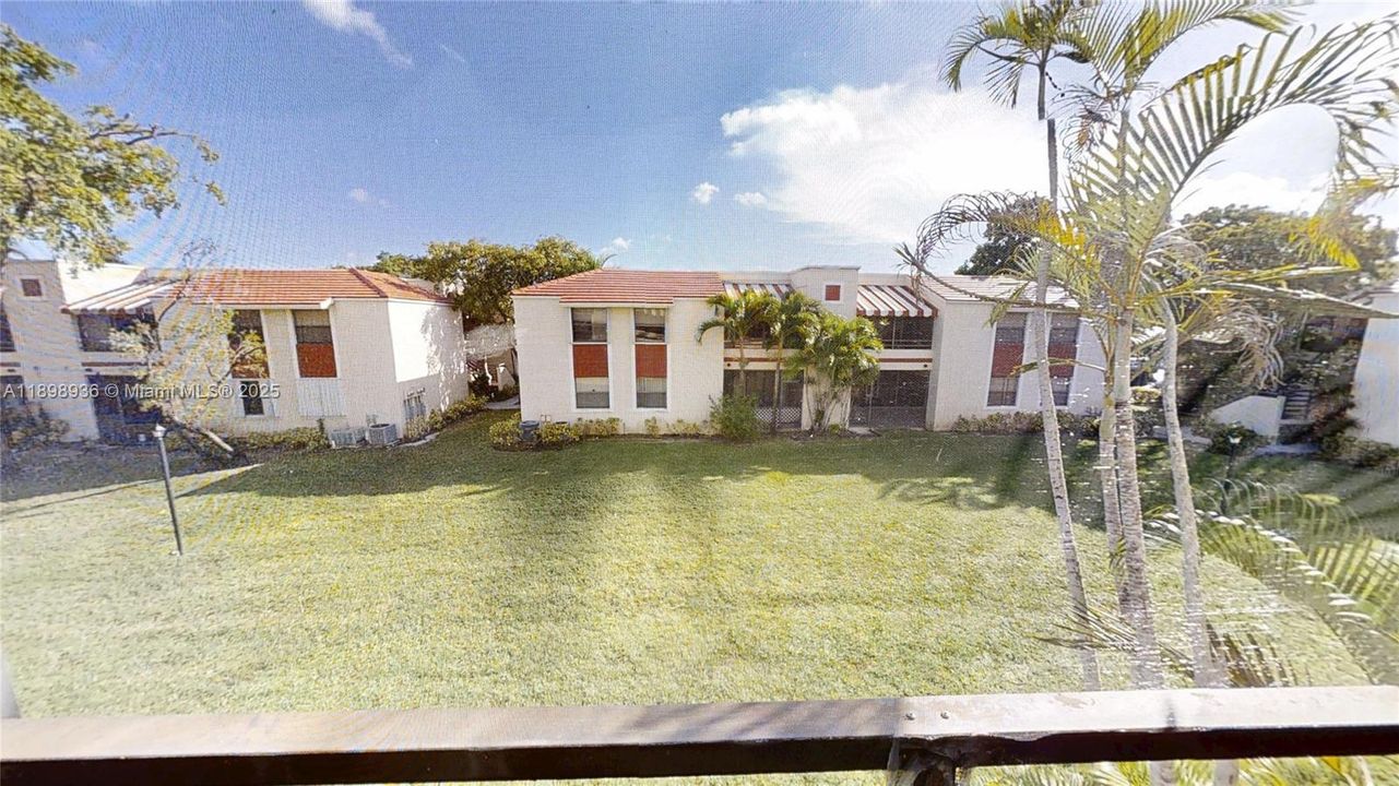 For Sale: $279,999 (3 beds, 2 baths, 1185 Square Feet)