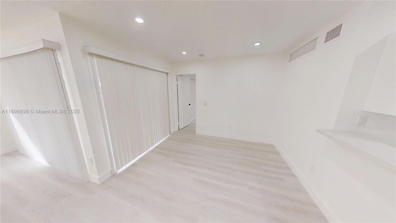 For Sale: $279,999 (3 beds, 2 baths, 1185 Square Feet)