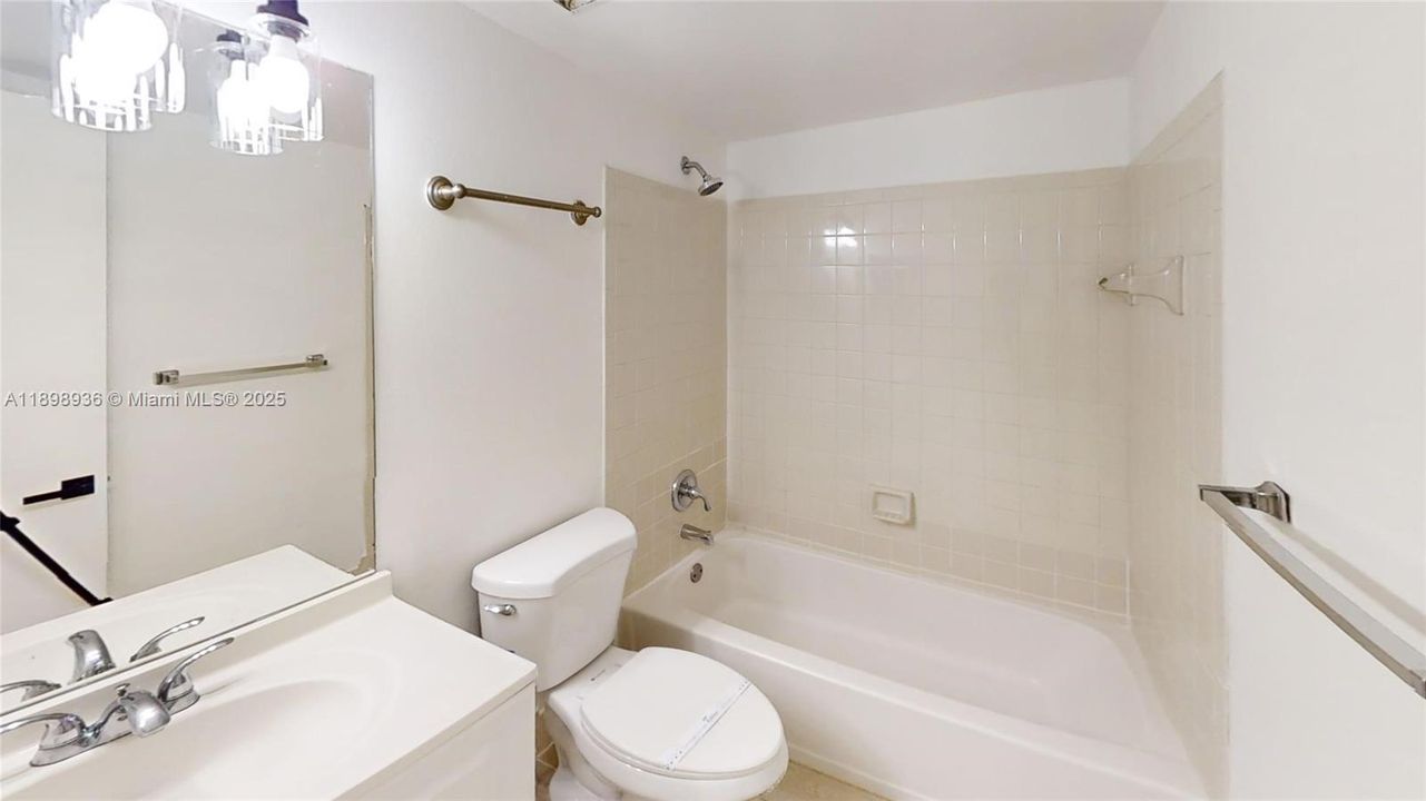 For Sale: $279,999 (3 beds, 2 baths, 1185 Square Feet)