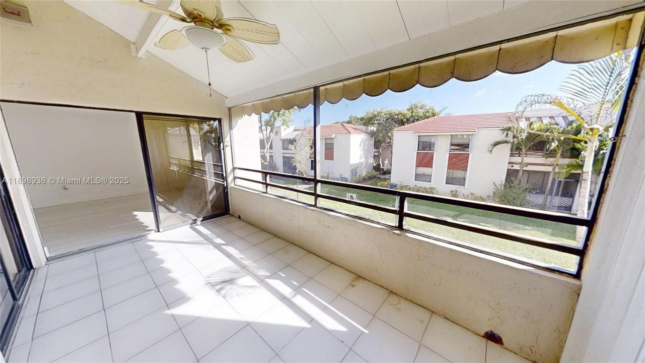 For Sale: $279,999 (3 beds, 2 baths, 1185 Square Feet)