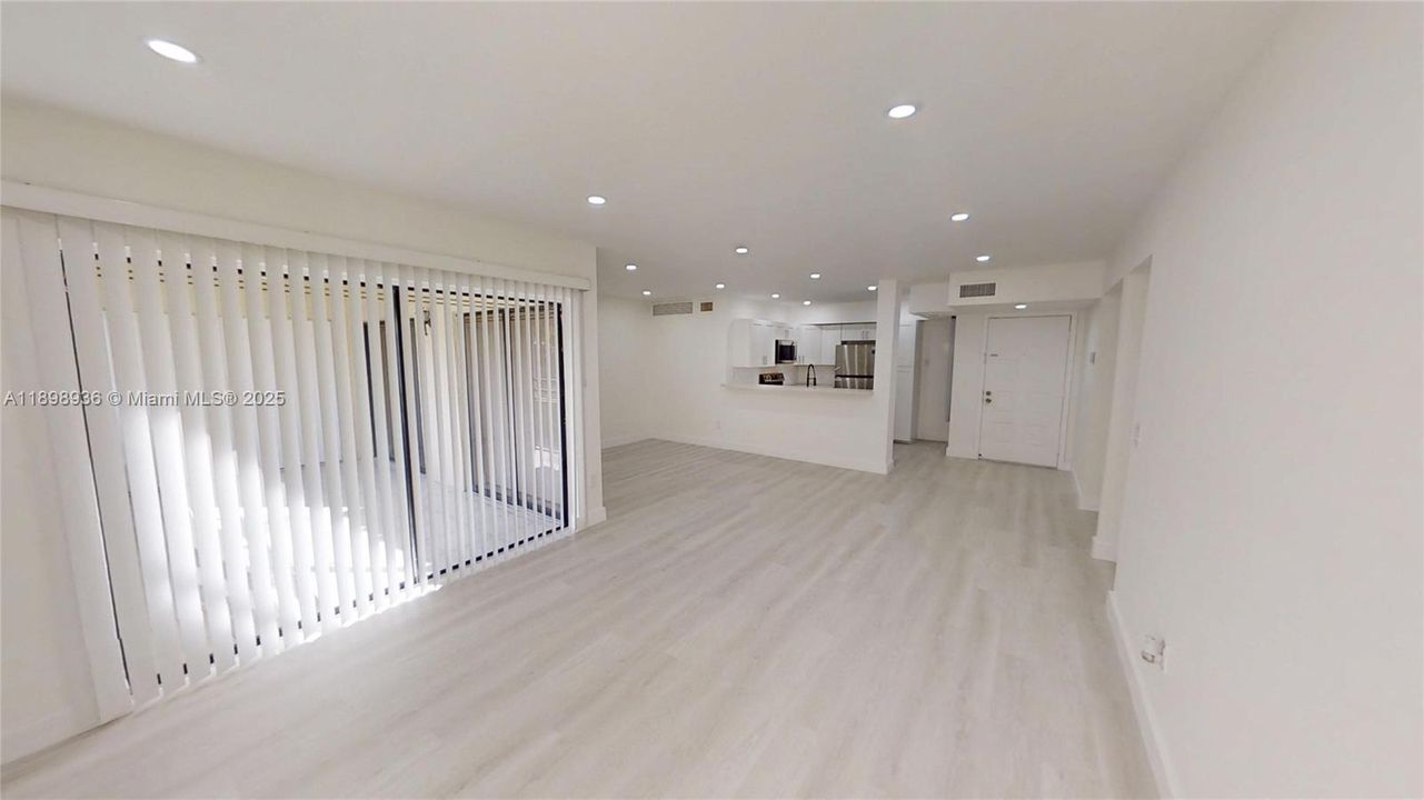 For Sale: $279,999 (3 beds, 2 baths, 1185 Square Feet)