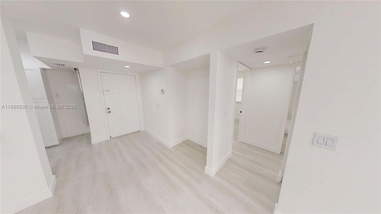 For Sale: $279,999 (3 beds, 2 baths, 1185 Square Feet)