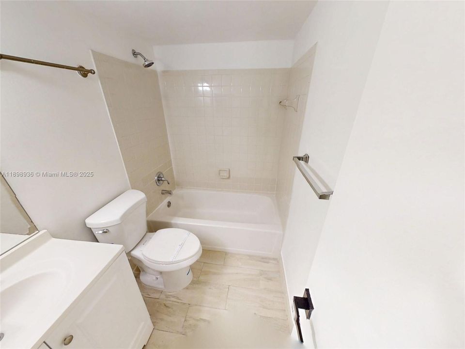 For Sale: $279,999 (3 beds, 2 baths, 1185 Square Feet)