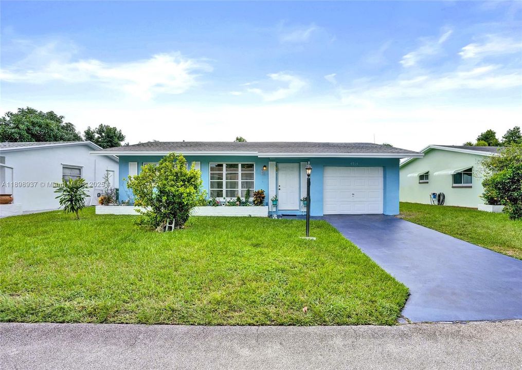 For Sale: $275,000 (2 beds, 1 baths, 1002 Square Feet)