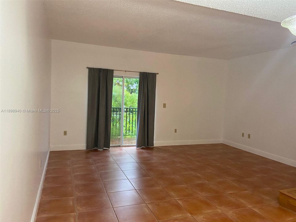 For Sale: $329,500 (2 beds, 2 baths, 1350 Square Feet)