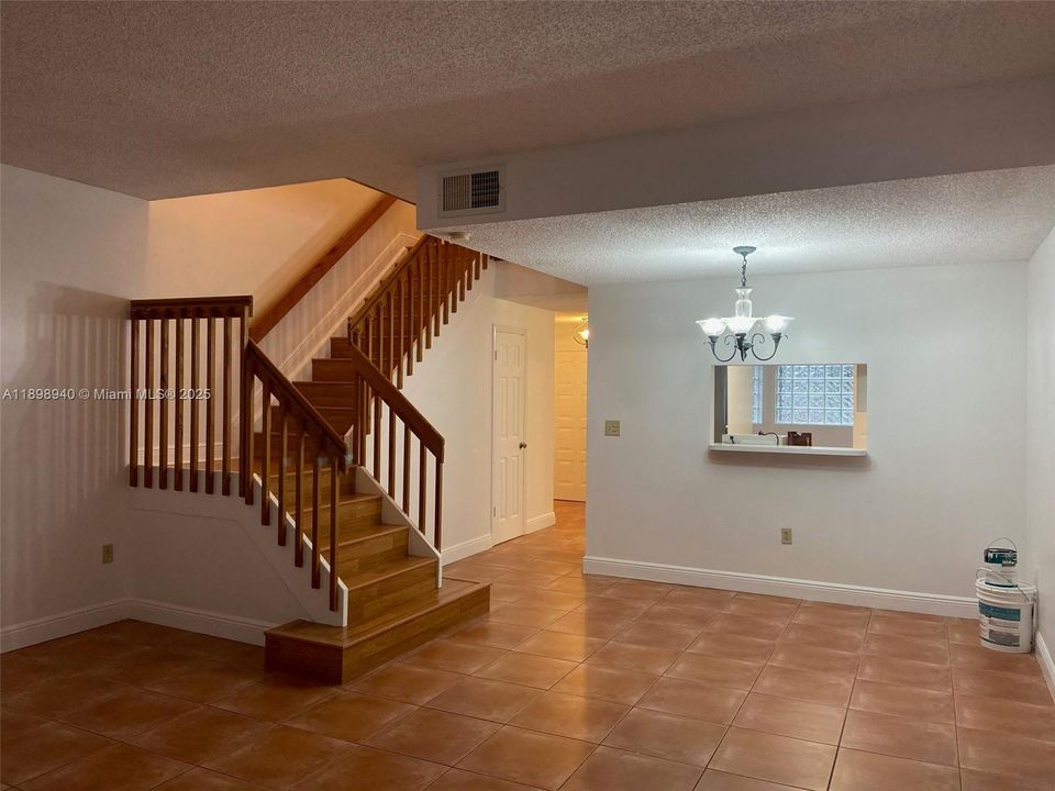 For Sale: $329,500 (2 beds, 2 baths, 1350 Square Feet)