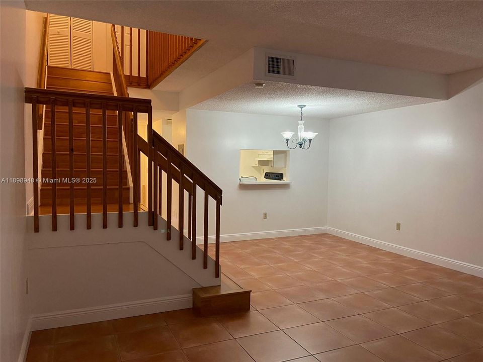 For Sale: $329,500 (2 beds, 2 baths, 1350 Square Feet)