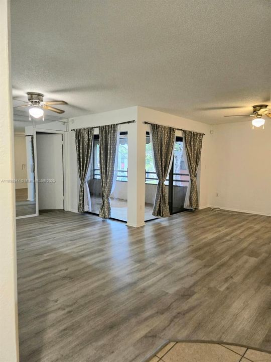 Recently Rented: $2,300 (3 beds, 2 baths, 1185 Square Feet)