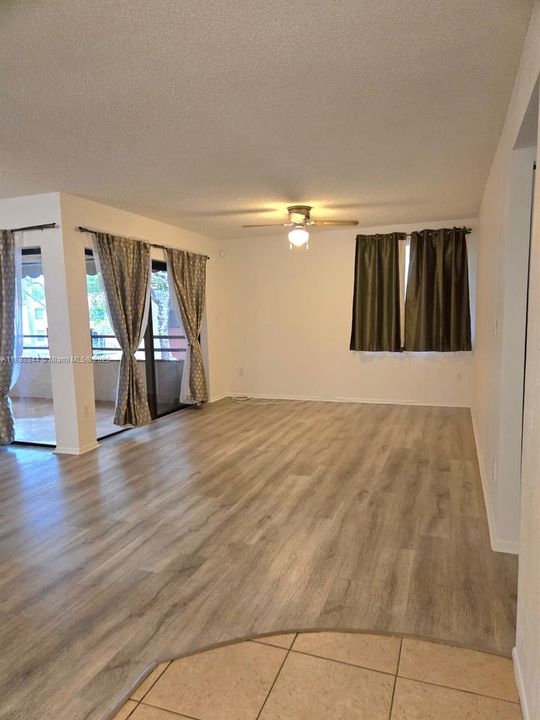Recently Rented: $2,300 (3 beds, 2 baths, 1185 Square Feet)