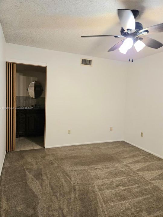 Recently Rented: $2,300 (3 beds, 2 baths, 1185 Square Feet)