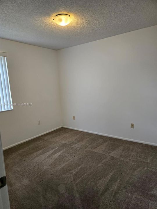 Recently Rented: $2,300 (3 beds, 2 baths, 1185 Square Feet)