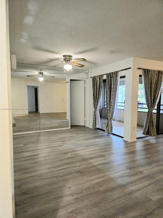 Recently Rented: $2,300 (3 beds, 2 baths, 1185 Square Feet)