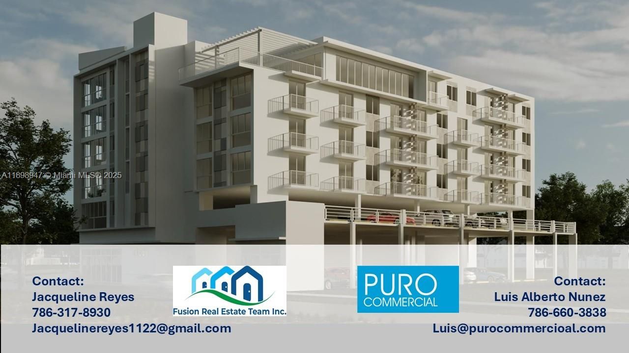 На продажу: $2,200,000 (0.34 acres)