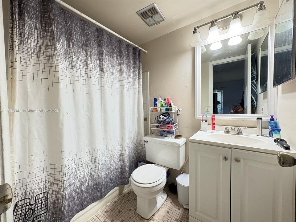 For Sale: $270,000 (3 beds, 2 baths, 1119 Square Feet)