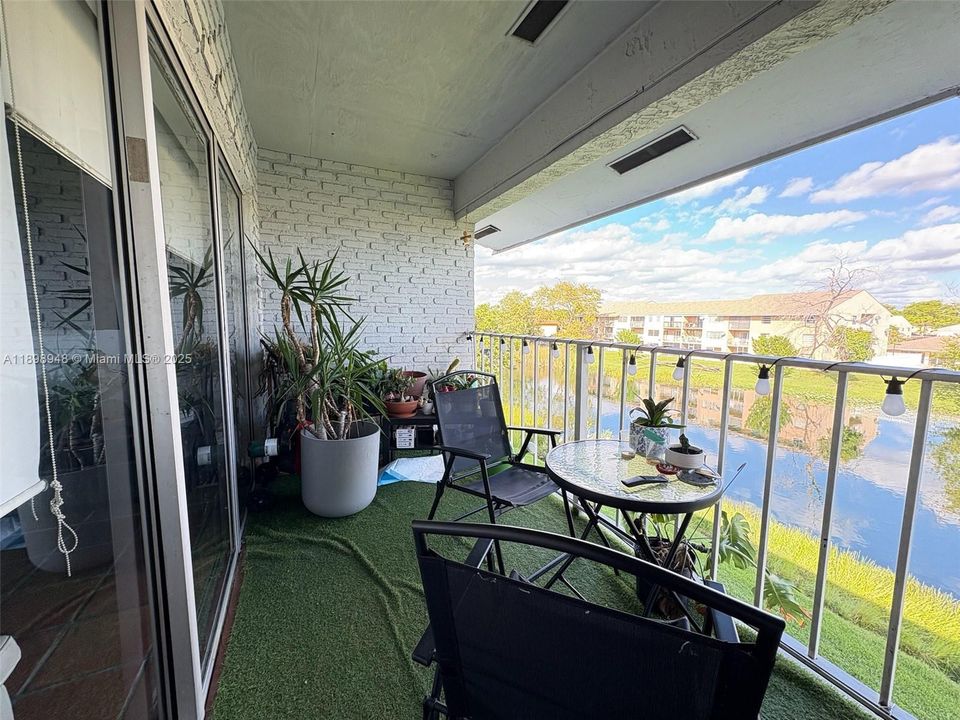 For Sale: $270,000 (3 beds, 2 baths, 1119 Square Feet)