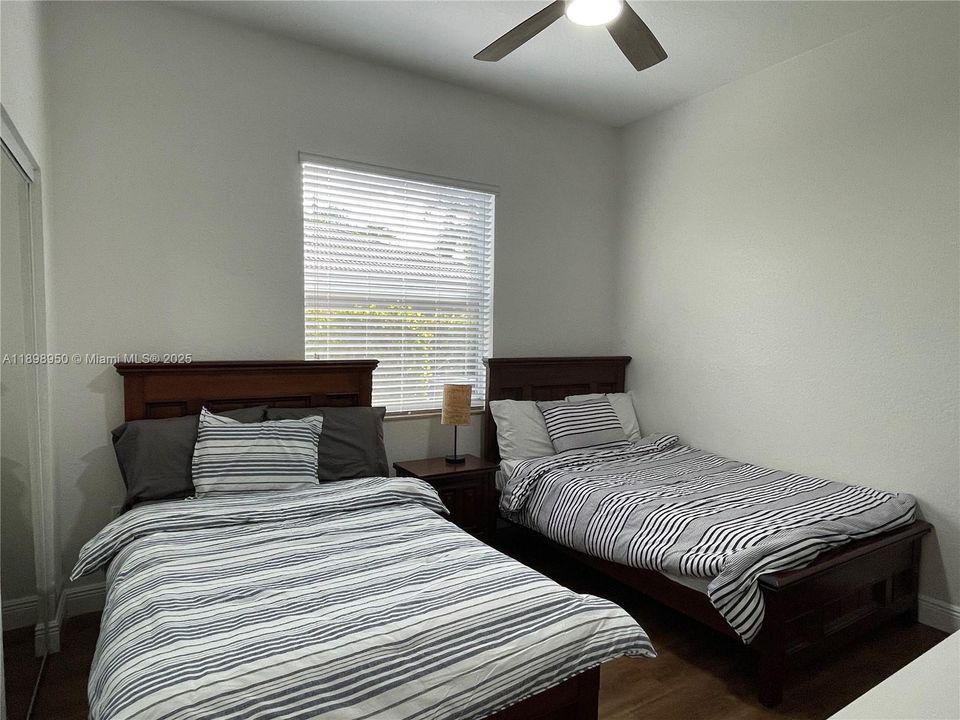 Recently Rented: $7,900 (5 beds, 4 baths, 3570 Square Feet)