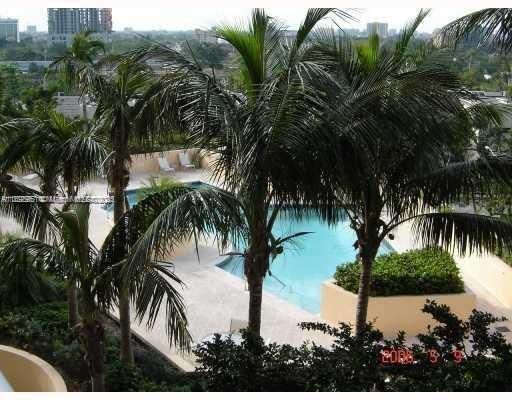 Active With Contract: $3,100 (1 beds, 1 baths, 900 Square Feet)