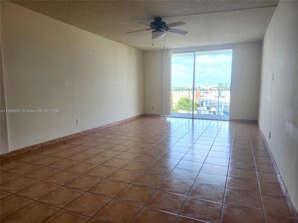 Recently Rented: $1,500 (1 beds, 1 baths, 900 Square Feet)